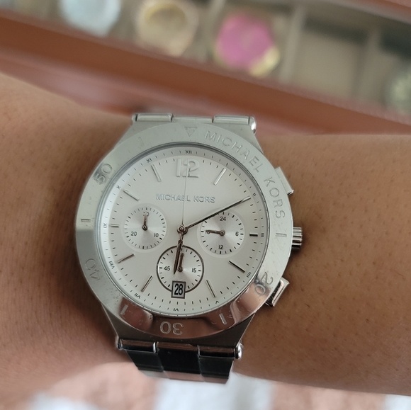 Silver Michael Kors watch - Picture 9 of 10